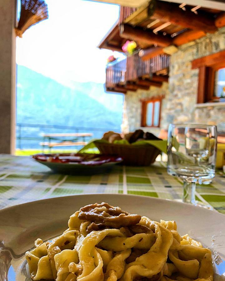 Agriturismo Cavria Castione Andevenno Exteriör bild